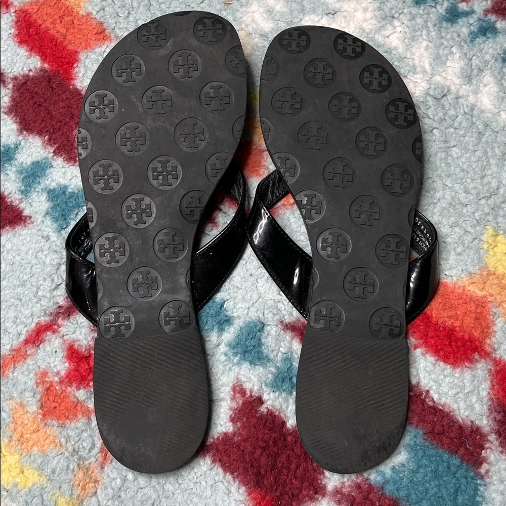 Tory Burch Thora logo black flip flops - Picture 8 of 8